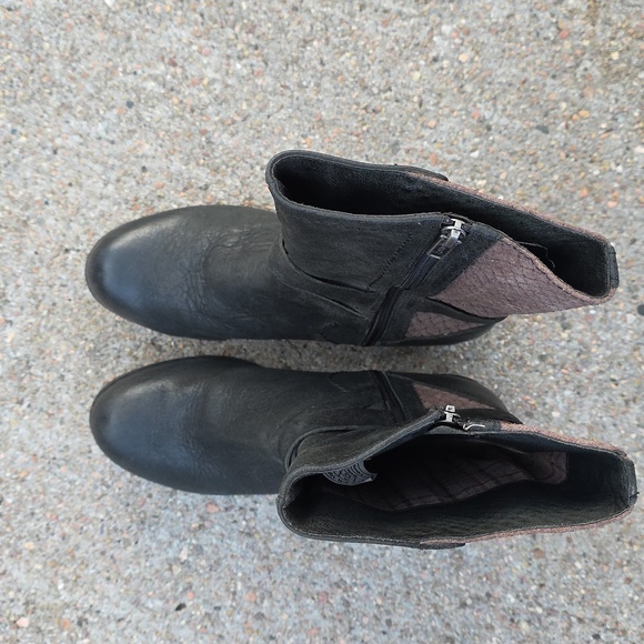 UGG Lula Mae Black & Brown Boots Size 8 - Picture 3 of 12